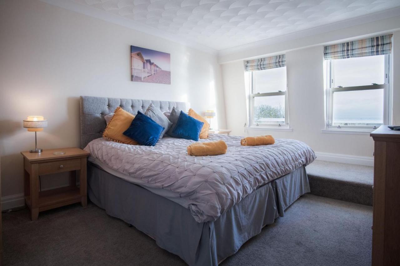 North Beach Heights - 2 Bedroom Penthouse - Tenby Zewnętrze zdjęcie