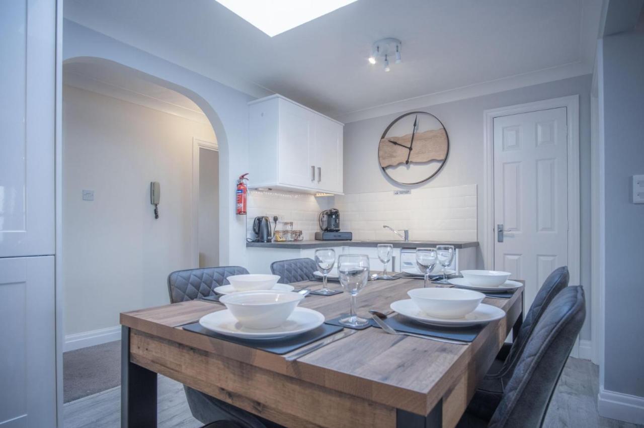 North Beach Heights - 2 Bedroom Penthouse - Tenby Zewnętrze zdjęcie