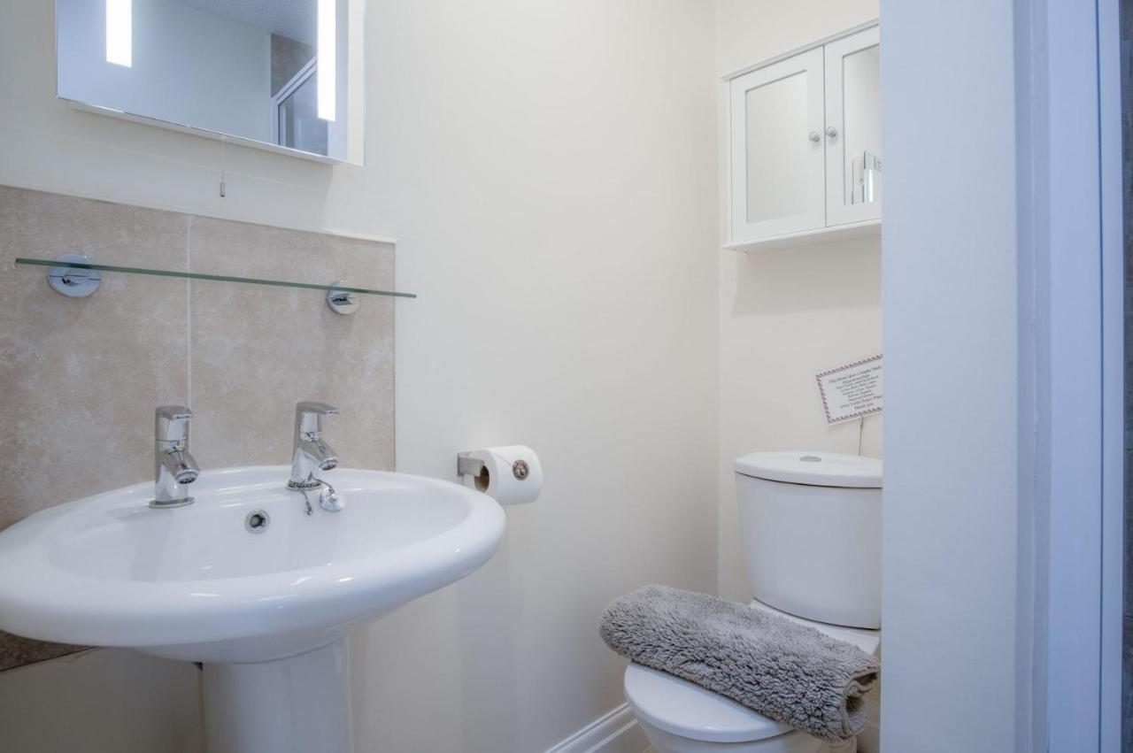 North Beach Heights - 2 Bedroom Penthouse - Tenby Zewnętrze zdjęcie