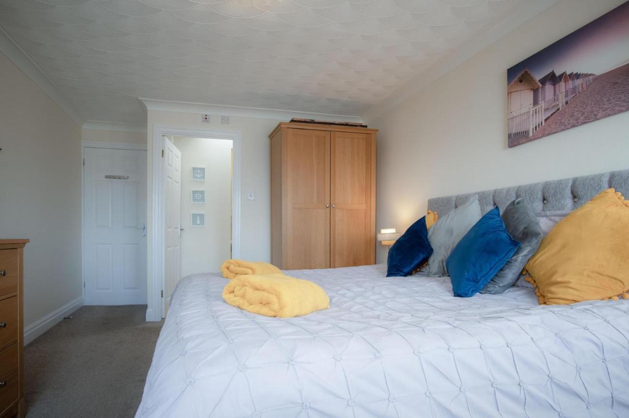 North Beach Heights - 2 Bedroom Penthouse - Tenby Zewnętrze zdjęcie