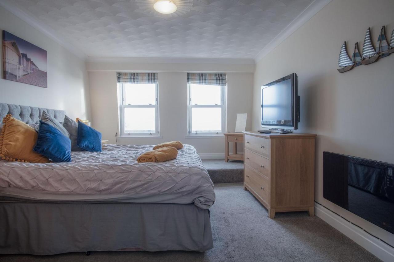 North Beach Heights - 2 Bedroom Penthouse - Tenby Zewnętrze zdjęcie