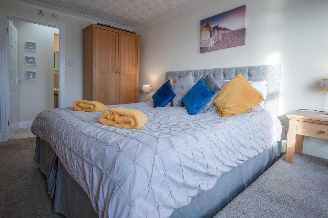 North Beach Heights - 2 Bedroom Penthouse - Tenby Zewnętrze zdjęcie